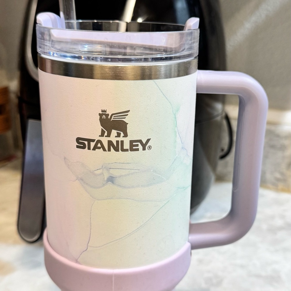 Stanley Marble-Effect Tumbler with Handle